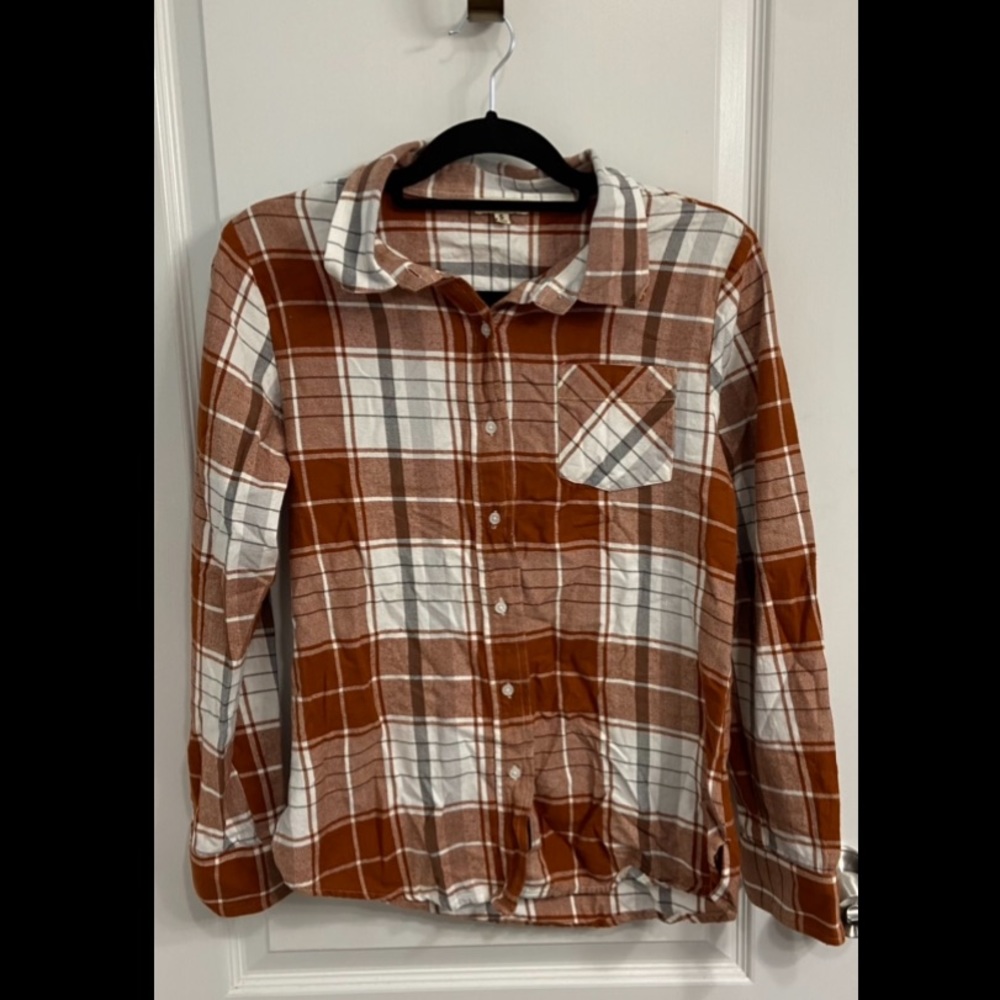 UGAPPAREL Button Down Shirt